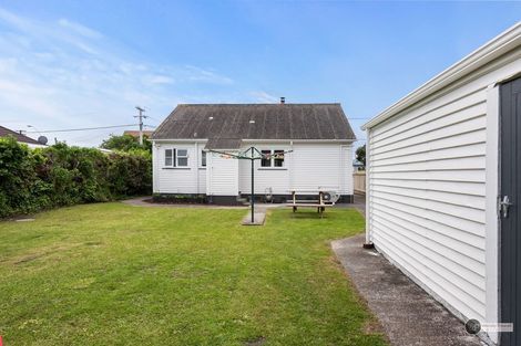 Photo of property in 2 Rumgay Street, Fairfield, Lower Hutt, 5011