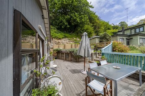 Photo of property in 90 Shakespeare Road, Bluff Hill, Napier, 4110