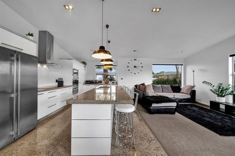 Photo of property in 15 Marlin Terrace, Bell Block, New Plymouth, 4312