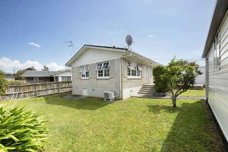 Photo of property in 2/68a Sturges Road, Henderson, Auckland, 0612