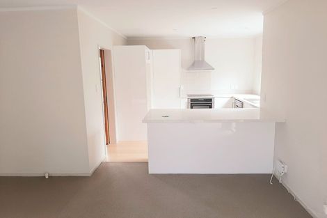 Photo of property in 2/73 Newhaven Terrace, Mairangi Bay, Auckland, 0630
