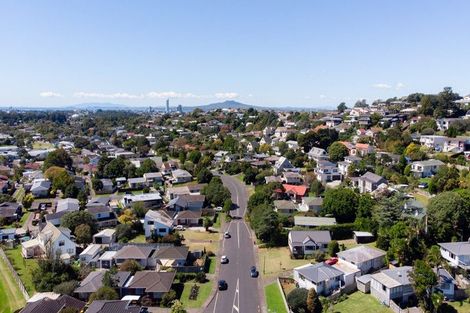 Photo of property in 71 Moore Street, Hillcrest, Auckland, 0627