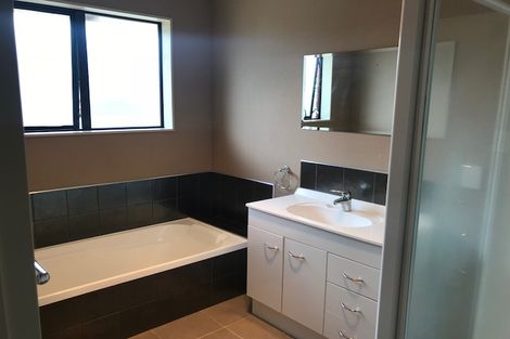 Photo of property in 41 Boston Parade, Kelvin Grove, Palmerston North, 4414