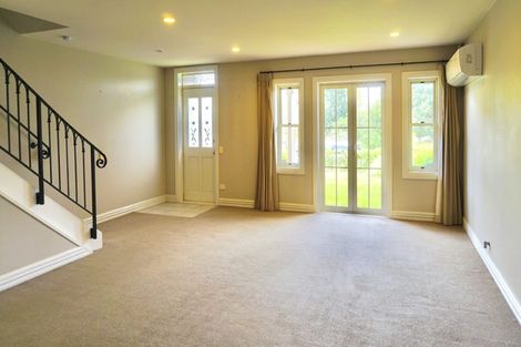 Photo of property in 10 Leneford Drive, East Tamaki, Auckland, 2013