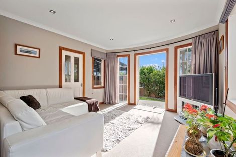 Photo of property in 1 Piha Close, Papamoa Beach, Papamoa, 3118