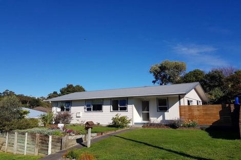 Photo of property in 18 Woolwich Close, Whitby, Porirua, 5024