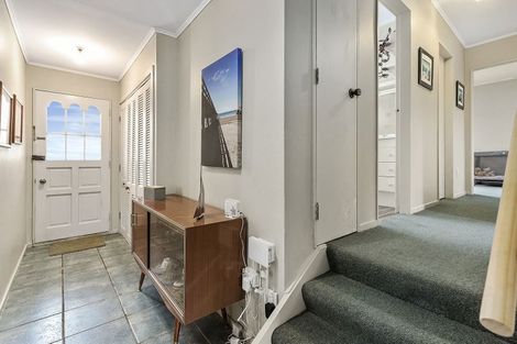 Photo of property in 15 Woolwich Close, Whitby, Porirua, 5024