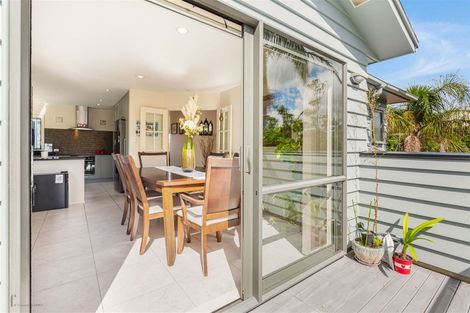 Photo of property in 8a Horizon Way, West Harbour, Auckland, 0618