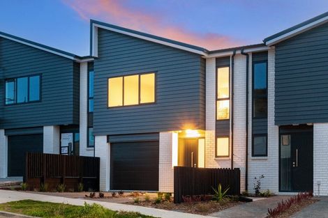 Photo of property in 32 Oakum Road, Whitby, Porirua, 5024