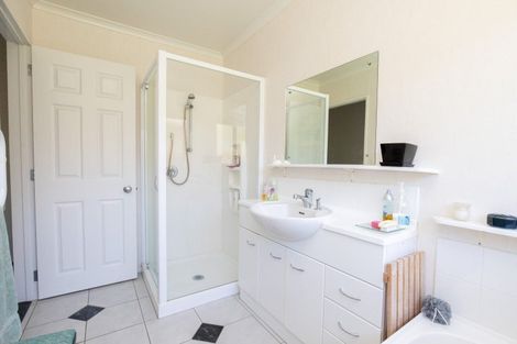 Photo of property in 8 Harris Place, Ngatea, 3503