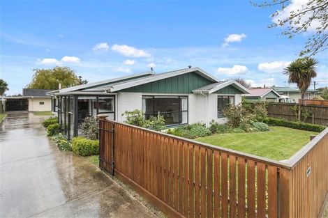 Photo of property in 4 Brookby Crescent Avonhead Christchurch City