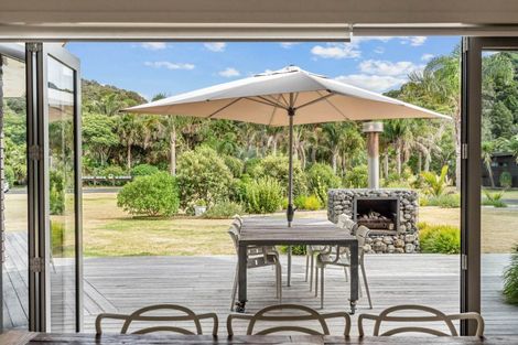 Photo of property in 4 Coral Place, Matapouri, Whangarei, 0173