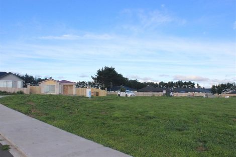 Photo of property in 25 Opouatu Avenue, Glenbrook, 2681