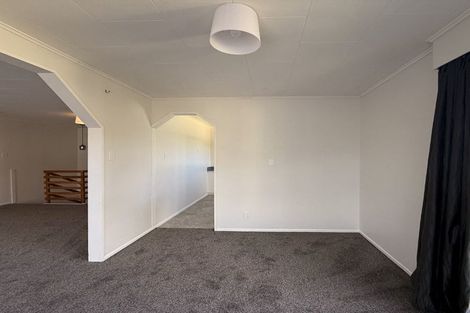 Photo of property in 27a Gemstone Drive, Birchville, Upper Hutt, 5018