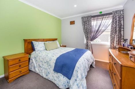 Photo of property in 21 Shillingford Boulevard, Rolleston, 7615