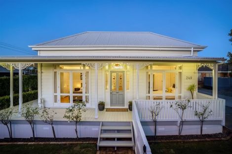 Photo of property in 249 Glenfield Road, Hillcrest, Auckland, 0627