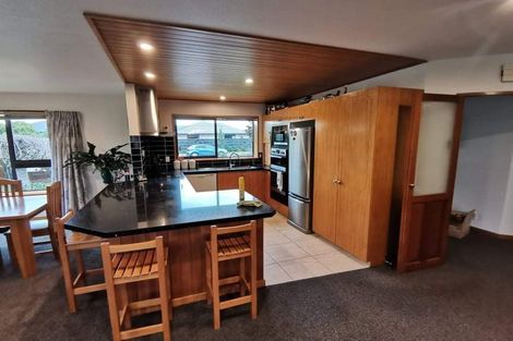 Photo of property in 11 Amdale Avenue, Broomfield, Christchurch, 8042