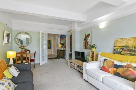 Photo of property in Inverleith Apartments, 1/306 Oriental Parade, Oriental Bay, Wellington, 6011