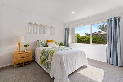 Photo of property in 2a Laurie Street, Red Beach, 0932