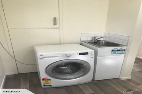 Photo of property in 2/188 Captain Springs Road, Onehunga, Auckland, 1061