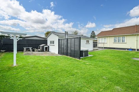 Photo of property in 433 Dalcross Street, Mayfair, Hastings, 4122