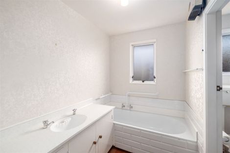 Photo of property in 2/35 Oldwood Street, Bishopdale, Christchurch, 8053