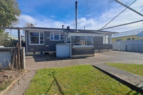 Photo of property in 5 Romilly Street, Westport, 7825