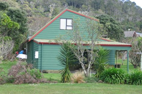 Photo of property in 66a Hahei Beach Road, Hahei, Whitianga, 3591