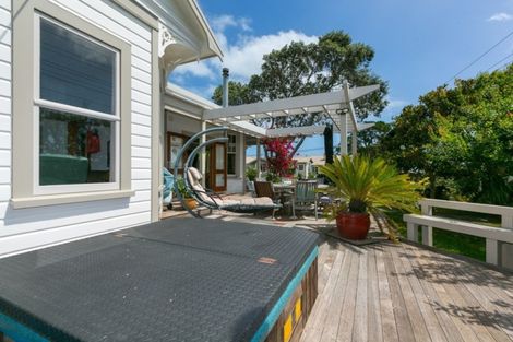 Photo of property in 24 Beach Street, Fitzroy, New Plymouth, 4312