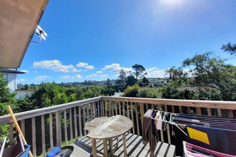 Photo of property in 1/27 Shanaway Rise, Hillcrest, Auckland, 0627