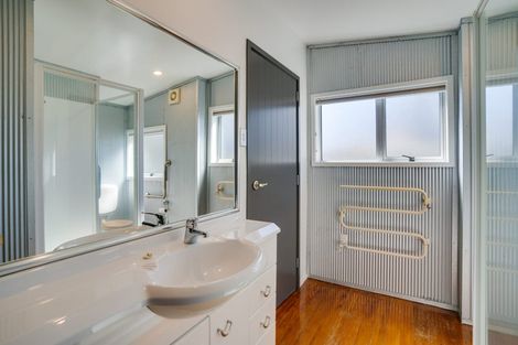 Photo of property in 40 Marine Parade, Macandrew Bay, Dunedin, 9014