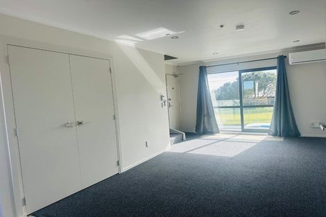 Photo of property in 2/8 Kerrs Road, Wiri, Auckland, 2104