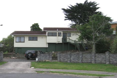 Photo of property in 11 Forster Place, West Harbour, Auckland, 0618