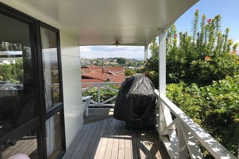 Photo of property in 32 Corinna Street, Welcome Bay, Tauranga, 3112