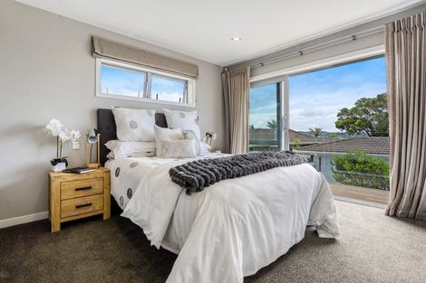 Photo of property in 128 Churchill Road, Rothesay Bay, Auckland, 0630
