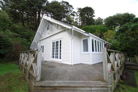 Photo of property in 21 Kotari Road, Days Bay, Lower Hutt, 5013