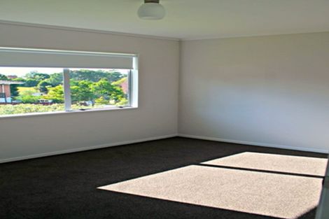 Photo of property in 1/8 Benchmark Drive, Massey, Auckland, 0614