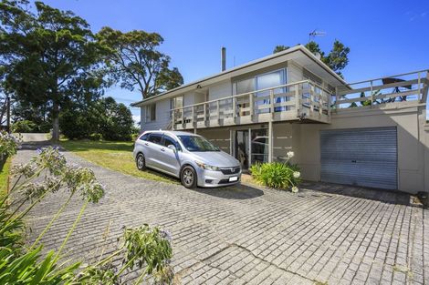 Photo of property in 1/244 East Coast Road, Forrest Hill, Auckland, 0620