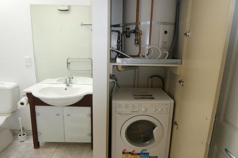 Photo of property in Atrium Towers, 9f/154 The Terrace, Wellington Central, Wellington, 6011