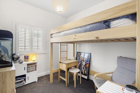 Photo of property in 36 Oroua Street, Eastbourne, Lower Hutt, 5013