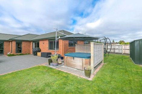 Photo of property in 30 Waiwherowhero Drive, St Andrews, Hamilton, 3200