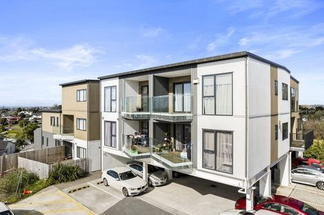 Photo of property in 404/553c Glenfield Road, Glenfield, Auckland, 0629