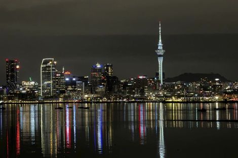 Photo of property in 2/81 Sylvan Avenue, Northcote, Auckland, 0627