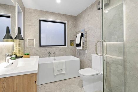 Photo of property in 1d Valron Road, Te Atatu South, Auckland, 0602