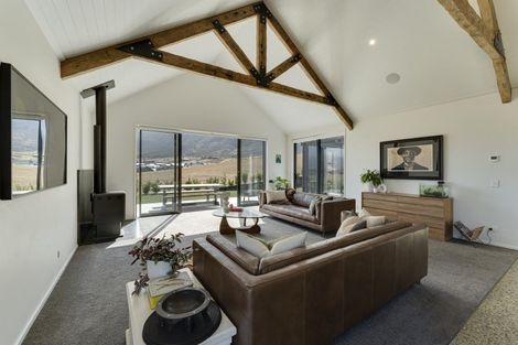 Photo of property in 52 Cunninghams Drive, Jacks Point, Queenstown, 9371