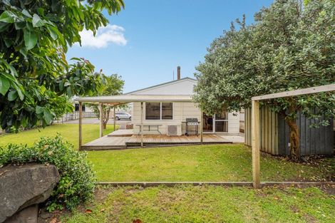Photo of property in 8 Joan Gaskell Drive, Whitianga, 3510