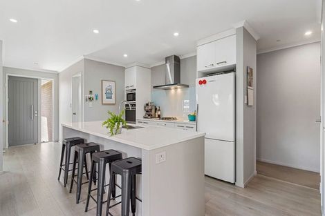 Photo of property in 33 Captain Mitchell Drive, Opaheke, Papakura, 2113