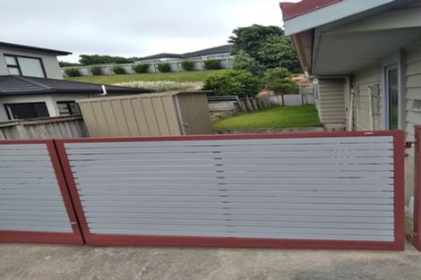 Photo of property in 30 Te Puia Drive, Aotea, Porirua, 5024