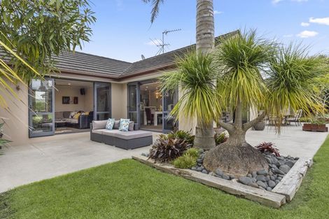 Photo of property in 4 Gleaming Place, Waiuku, 2123