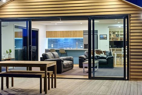 Photo of property in 1 Arapipi Way, Peka Peka, Waikanae, 5391